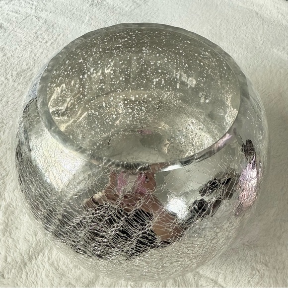 Ethereal Silver Glass Art Bowl with Vintage Texture - Picture 4 of 5